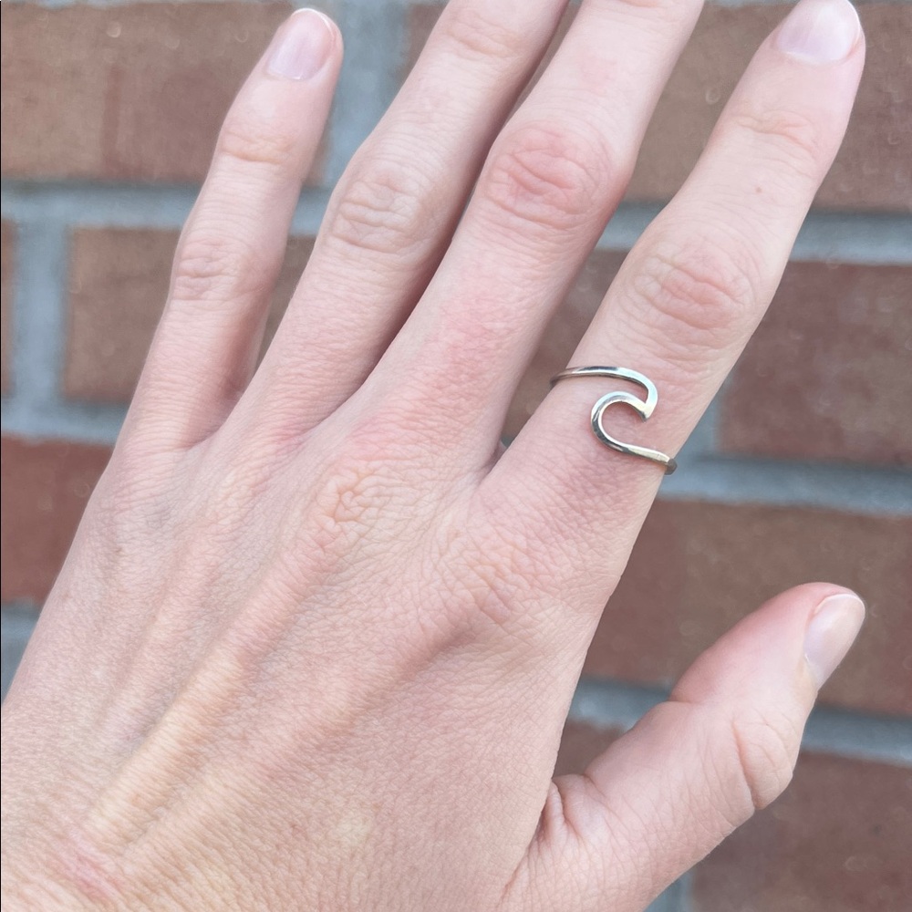 Pura Vida wave ring